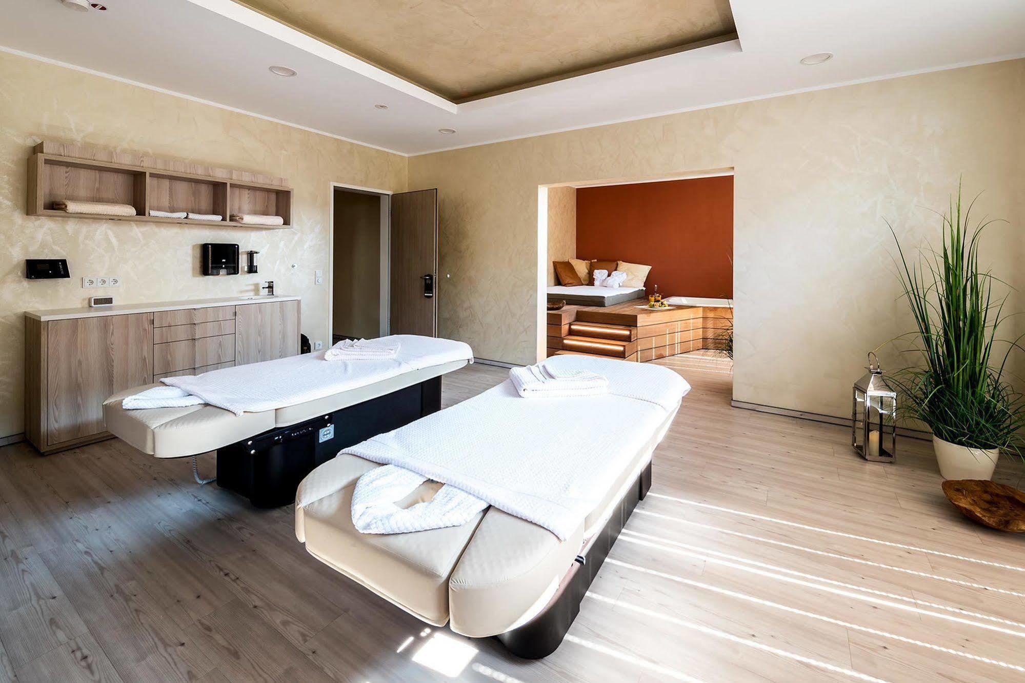 Seetelhotel Kaiserstrand Beachhotel เฮริงสดอร์ฟ ภายนอก รูปภาพ